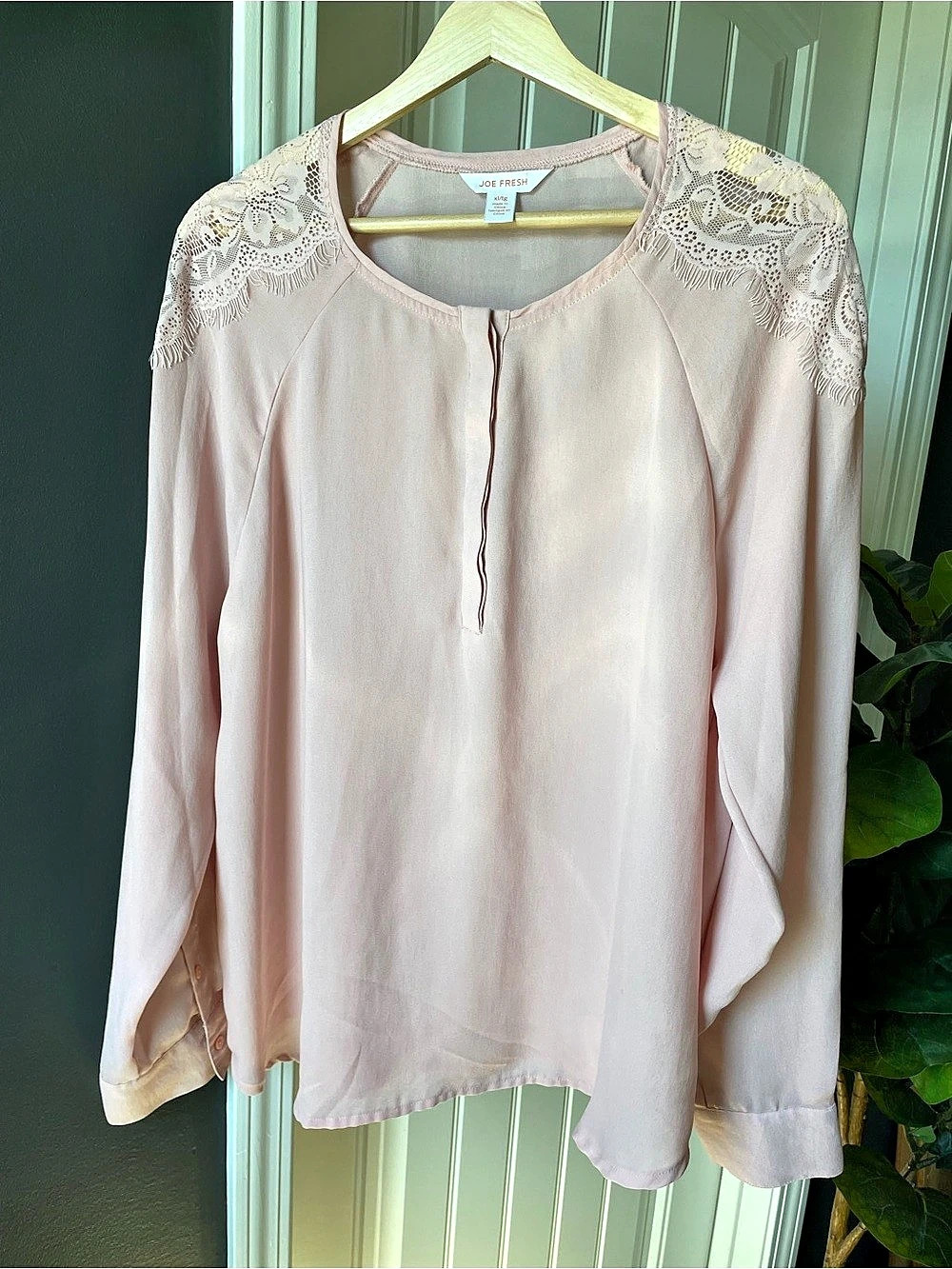 Joe Fresh Blouse Womens Blush Pink L/S Lace Shoulder Accent Top Size XL | FLAW